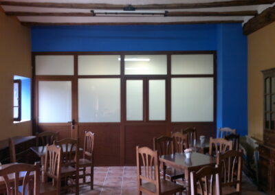 Puerta en el Albergue de Gotor - Aluminios Ernesto