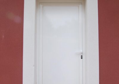 Puerta en Marivella, Calatayud - Aluminios Ernesto