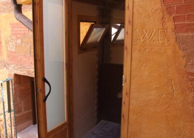 Puerta de WC en Villaroya - Aluminios Ernesto